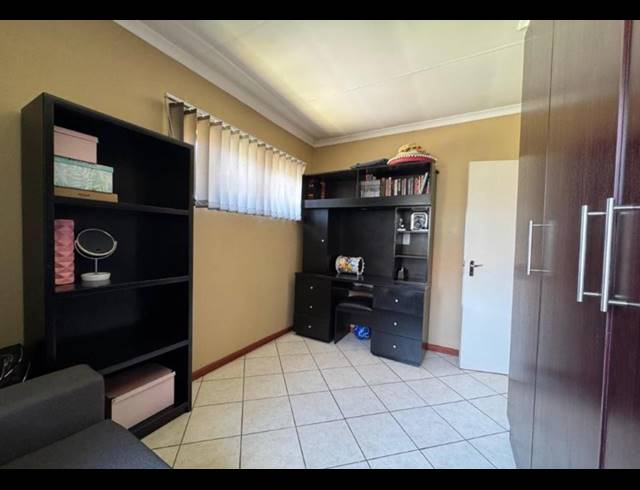 2 BEDROOM SECTIONAL TITLE FOR SALE IN MEYERSDAL